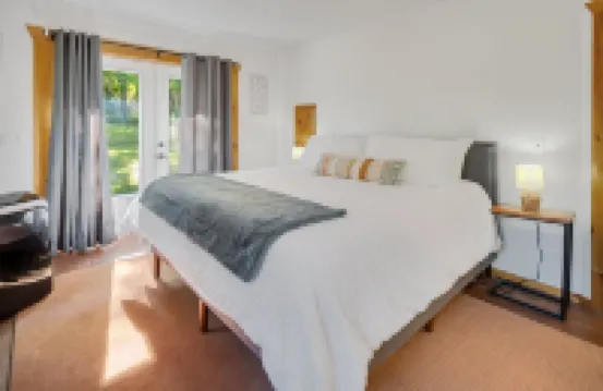 Cabin In the Finger Lakes near the Seneca Lake Wine Trail and Watkins Glen