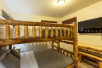 Luxury Condo with Hot Tub, Pool, & Private Patio in the Heart of Winter Park!