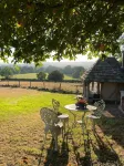 Ebony Cottage is an Escape from the Outside World. Отели в г. 
