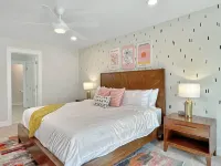 Picasso: Luxury 4 Bedroom in Safe Neighborhood~Free Parking~Minutes to Downtown