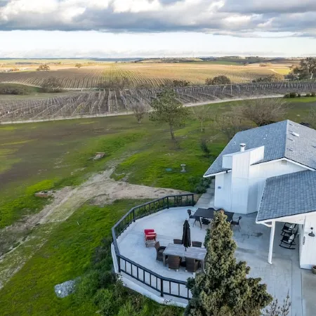 Two Adjacent Farmhouses on 4 acres. Sleeps up to 20. Pet Friendly