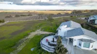 Two Adjacent Farmhouses on 4 acres. Sleeps up to 20. Pet Friendly