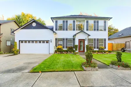 Oregon Winemakers Beautiful Colonial in Salem - Minutes to world class wineries