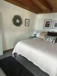 Year Round Lake of the Isles Waterfront Cottage & Boat Dock! Hotels near Collins Landing Wildlife Management Area