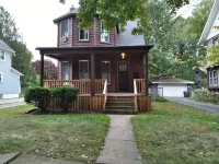 Cozy 1 Bedroom in Highland Square, pets welcome!! Hotels in Akron