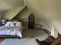 Looking for a getaway? This is the perfect cottage for you.  Pet friendly!