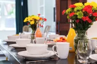 Heated Pool. Waterfall. Game Room. Central Location. Family Friendly. Sleeps 10