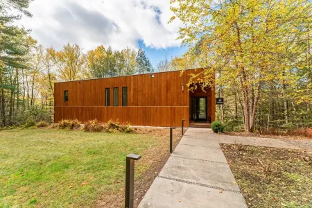 Architect-designed Modern Cabin retreat