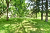 Clean and Spacioius Flat in Great Location Near Epic and Downtown Verona! Hotels in Verona