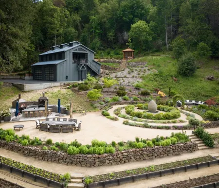 Luxury Organic Ranch Fabulous for Groups with Farm