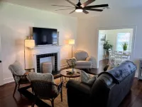 Modern Cottage in Downtown Benton