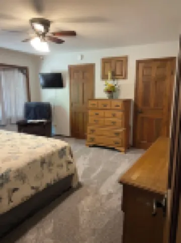 The Castle on Lake Montanis - Indoor Pool & Arcade House