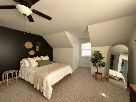 Estate on Market • Sleeps up to 10