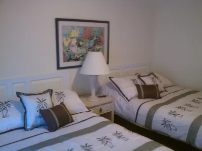 PERFECT 1BR,  2 BATH CONDO ON THE BEACH - STEPS AWAY FROM THE ATLANTIC OCEAN! Hotel a 