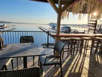 New-First Floor Lakefront, 160 ft Dock, 2 Minutes to Browns Beach & Restaurants! Hotels in Malta