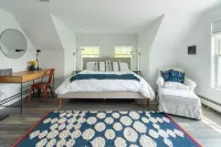 Perfect Family Vacation Home! Heated Salt Water Pool - Car Ferry Tix Available