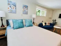 Cozy 1BR w/ Garden Oasis and Free Parking Hotels in Bothell