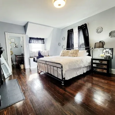 Modern Victorian Family Home Mins-To Downtown/OTR!!