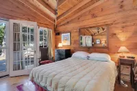 1940s Cottage Stunner Large Studio w/loft feel dog friendly Nauset Light海灘附近的飯店