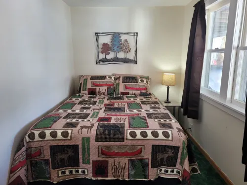 Castaways Cottage on Croton Pond 3)