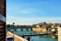 Nice,bright,with view of canal and Roman bridge,free parking-wifi-A/C