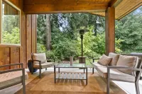 Bellingham Modern Lodge-4Bd 4 Bath Hot Tub Barrel Sauna- Perfect Adventure House - シャレー