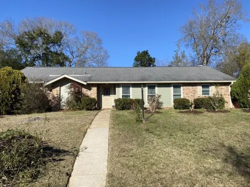Myrtle’s place, a Charming home with a pool!