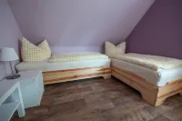 Lovingly furnished, cozy cottage in country style.