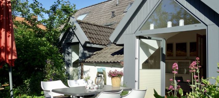 Vacation Home Wolthuser Warf 3 - Emden and Sea - Idyllic Living for 4 Close to the City Отели в г. Эмден