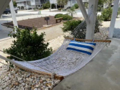 Sunset Beach HGTV Winner! Great Location, Steps to Beach!