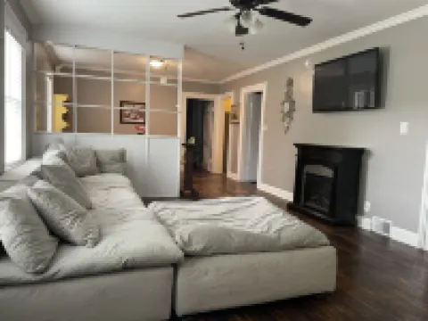 Stay downtown within walking distance of restaurants, shopping, and breweries!