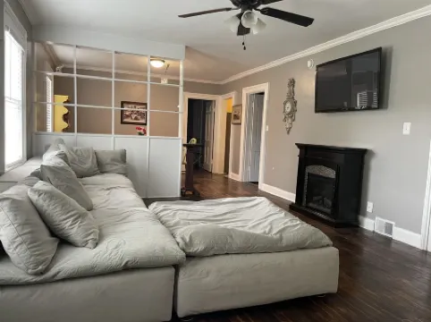 Stay downtown within walking distance of restaurants, shopping, and breweries!