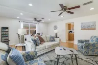 Cozy Cottage Near Beach Sleeps 9