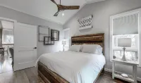 Stunning Luxury Rental steps from Main Street in Highlands NC
