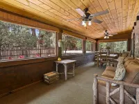 A real log cabin in the pines! Hotels in Pine