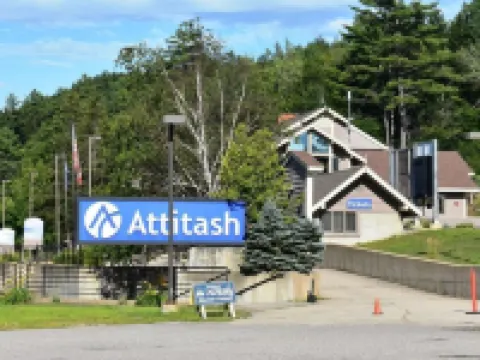 3 Bedroom Plus Loft, 2 Full Baths, 1 Minute to Story Land, 10 mins to Slopes! Hotels in Glen