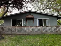 Retreat Near Hospital w/ Self Check-in + Laundry<br> Hotels near Staples