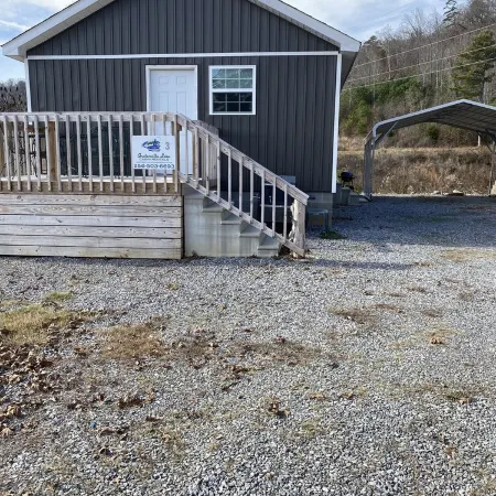 Quiet fishing cottage with lake view. 2 BR/2BA<br> “come catch some memories”