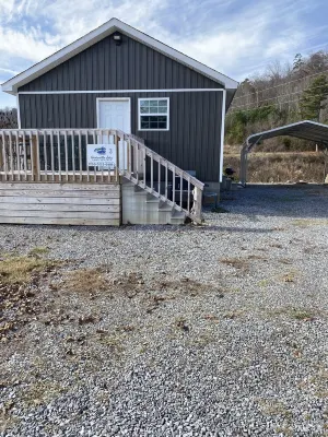 Quiet fishing cottage with lake view. 2 BR/2BA<br> “come catch some memories”