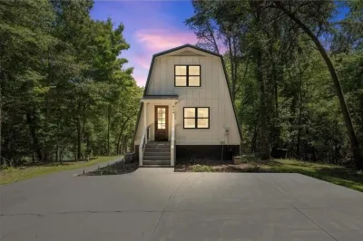 Private retreat on Lake Hartwell Shores of Asbury RV Resort 주변 호텔