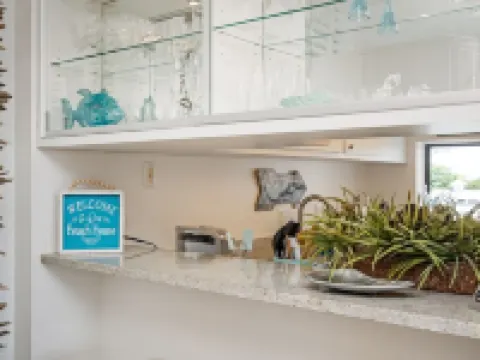 Luxurious 1-Bedroom Condo a Short Walk to Siesta Key Beach Hotéis em Siesta Key