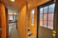 Cabin - Full Kitchen - TV - Pet Friendly