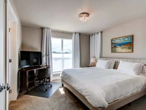 2020 Modern Farmhouse Next to Trails, Near Boulder, Denver, Louisville Lafayette - balcony