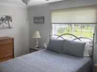 Beautiful beach/sunset view 2BR/2.5 bath Condo off the Mississippi Gulf Coast! 長灘住宿飯店