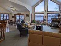 Make new memories! Vacation in the forest on Loon Lake: spacious; scenic; fun. Hotels in Plainfield Township