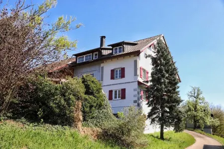 Large vacation apartment, wonderful view of the countryside, approx. 6 km from Lake Constance