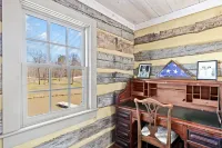 Rustic Luxury Near Charlottesville/Montpelier/Wineries /A Historic Cabin Retreat