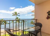 Beautiful Oceanfront Maui Condo Right on Sugar Beach