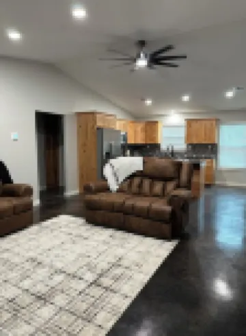 LaMar-a-Lago is a beautiful new home minutes from Lake Tenkiller