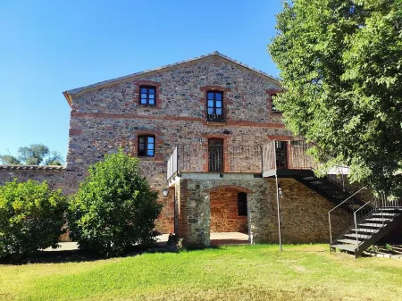 Rincón de Piedra a 30' de Barcelona Отели рядом с достопримечательностью «Masia de Can Coll»